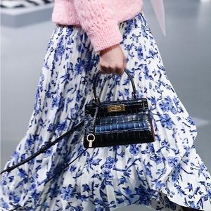 🖤 Tory Burch Lee Radziwill Petite Croc in Black